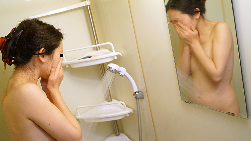 Real face amateur: Small tits/slender girl with a cute face (10Musume-111823_01)