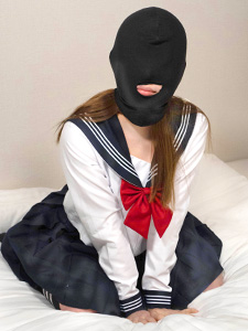 The School Uniform: A masochist girl reveals her sexual inclinations with a masochistic mask (10Musume-010225_01) sample image 3