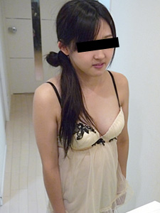 When The Pizza Delivery Guy Opened The Door, Lady Who Worn Only Underwear Tempted Me! (10Musume-010520_01) sample image 3