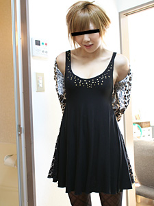A Peek into a Girl's Room: Home Play with Ayumi Shiraishi (10Musume-022411_01) sample image 2