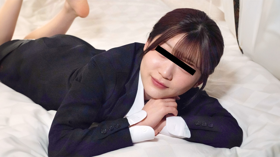 A cute little college girl for gets creampied during a job interview (10Musume-022525_01) sample image 2