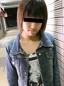 Runaway Girl Found on Bulletin Board (10Musume-030814_01) sample image 2