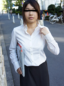 Amateur Work: Scoop! Beautiful Reporter Takes on Big Tits Challenge! (10Musume-031011_01) sample image 2