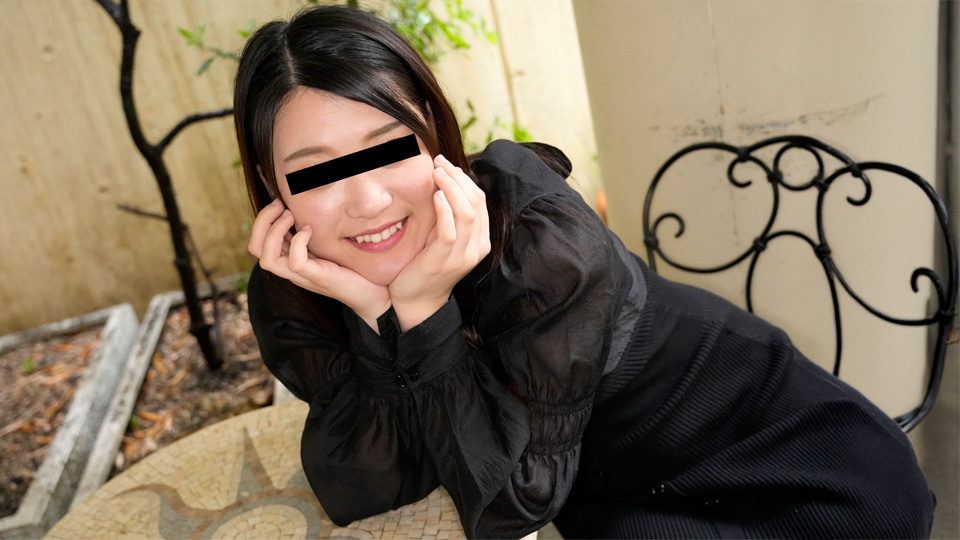 A beautiful plump woman with small breasts serves you with her lips! (10Musume-032925_01) sample image 2