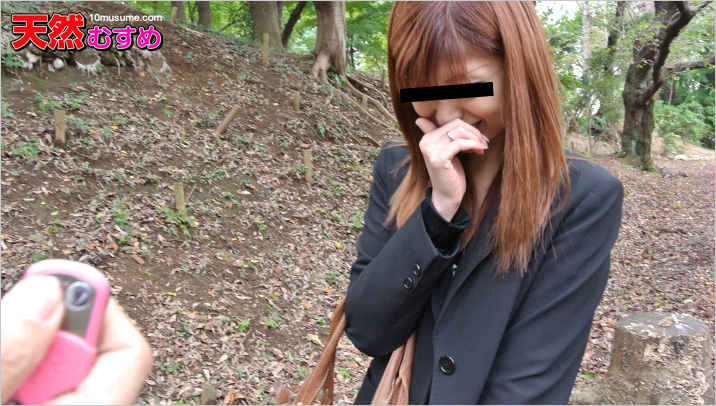 Jumping Walk: Shaking Strongly (10Musume-042013_01)