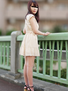 Sex with a girl I invited to my housewarming party (10Musume-042225_01) sample image 3