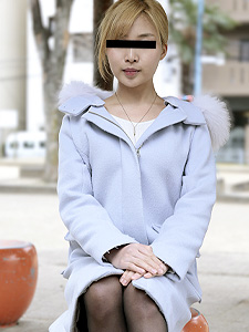 Perverted girl feels pleasure from deep throating (10Musume-050825_01) sample image 3