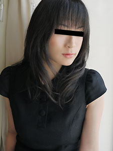 White Lingerie for a Hairless Beauty (10Musume-051409_01) sample image 2
