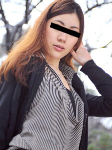 Outdoor Chat Lady - Cold Nipples (10Musume-052312_01) sample image 2