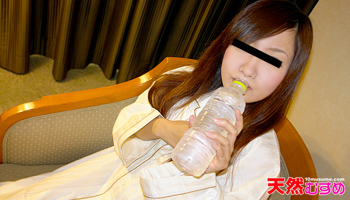 Peeing in My Boyfriend's Pajamas!? (10Musume-063010_01)