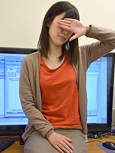 A beautiful personal computer teacher who has lost the way to set up felt guilty and even made vaginal cum shot (10Musume-080420_01) sample image 3