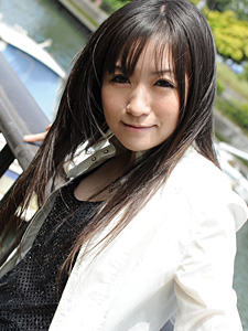 Outdoor Exhibition Date with Popular Amateur No. 1! (10Musume-082011_01) sample image 2