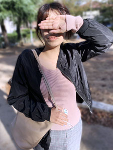 Amateur girl blinded by high-paid humiliating part-time job that earns money in a short time (10Musume-082324_01) sample image 3