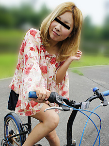 Bicycle Girl: A Ride with Kaoru Hoshino (10Musume-100312_01) sample image 2