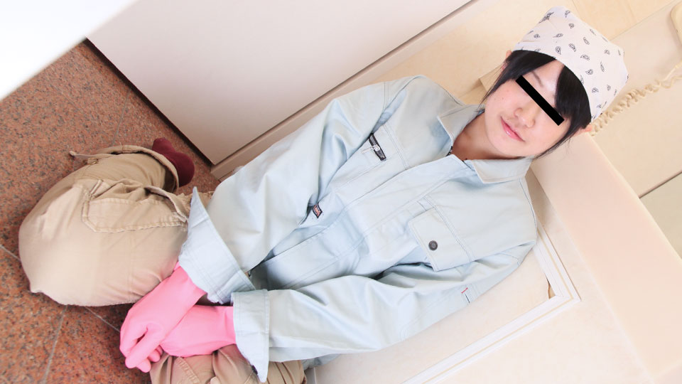 I got a greedy female cleaning lady to clean my dick (10Musume-101724_01) sample image 2