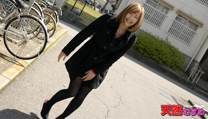 Switch On for a Walk in the City! (10Musume-111710_01)