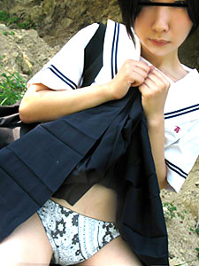 Outdoor Exposure: Graduation Celebration! (10Musume-120908_01) sample image 2